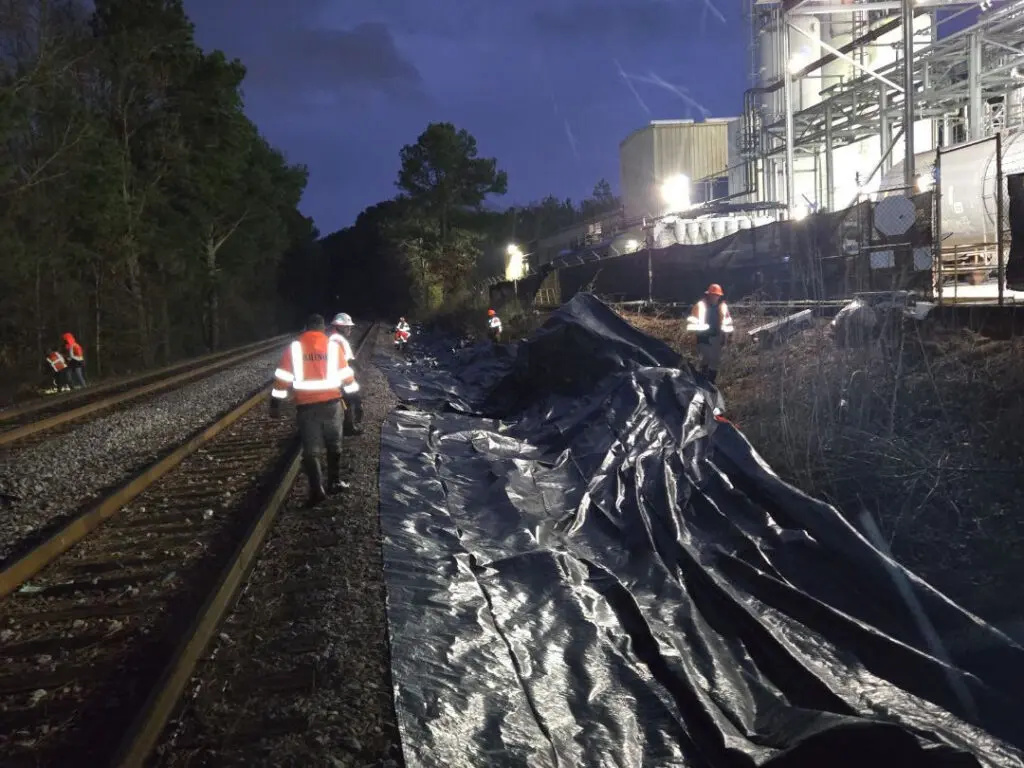 Oil Spill Containment Tarp